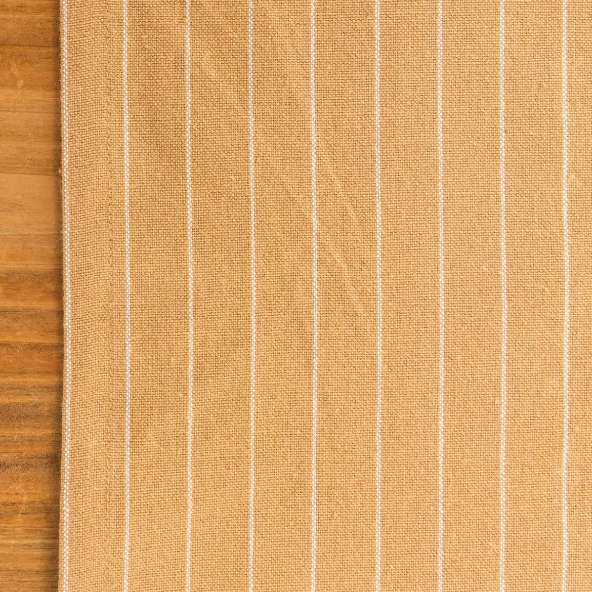Tischläufer aus Baumwolle gestreift sandgelb weiß 50x140cm von Linen & More