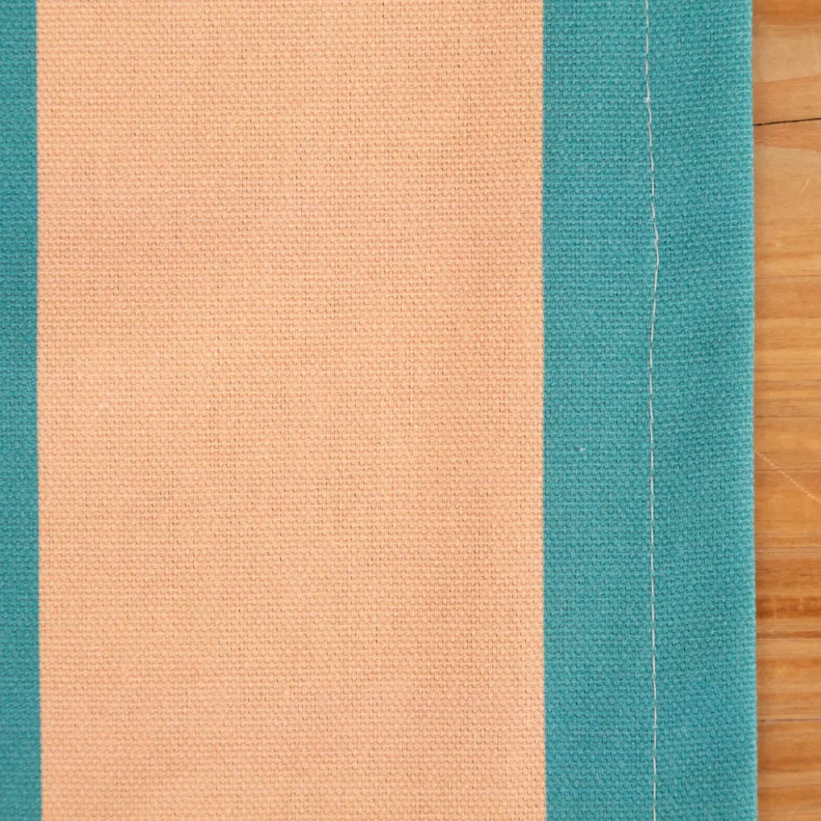 Tischläufer aus Baumwolle mit Streifen apricot grün 40x160cm von SCHÖNER LEBEN.