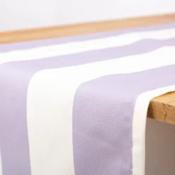 Tischläufer aus Baumwolle mit Streifen flieder ecru 40x160cm von SCHÖNER LEBEN.