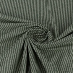 Tischläufer aus Dobbystoff mit schmalen Streifen grün beige in 40x160cm von SCHÖNER LEBEN.