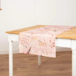 Tischläufer Dried Flower Romance rosa in 40x160cm von SCHÖNER LEBEN.
