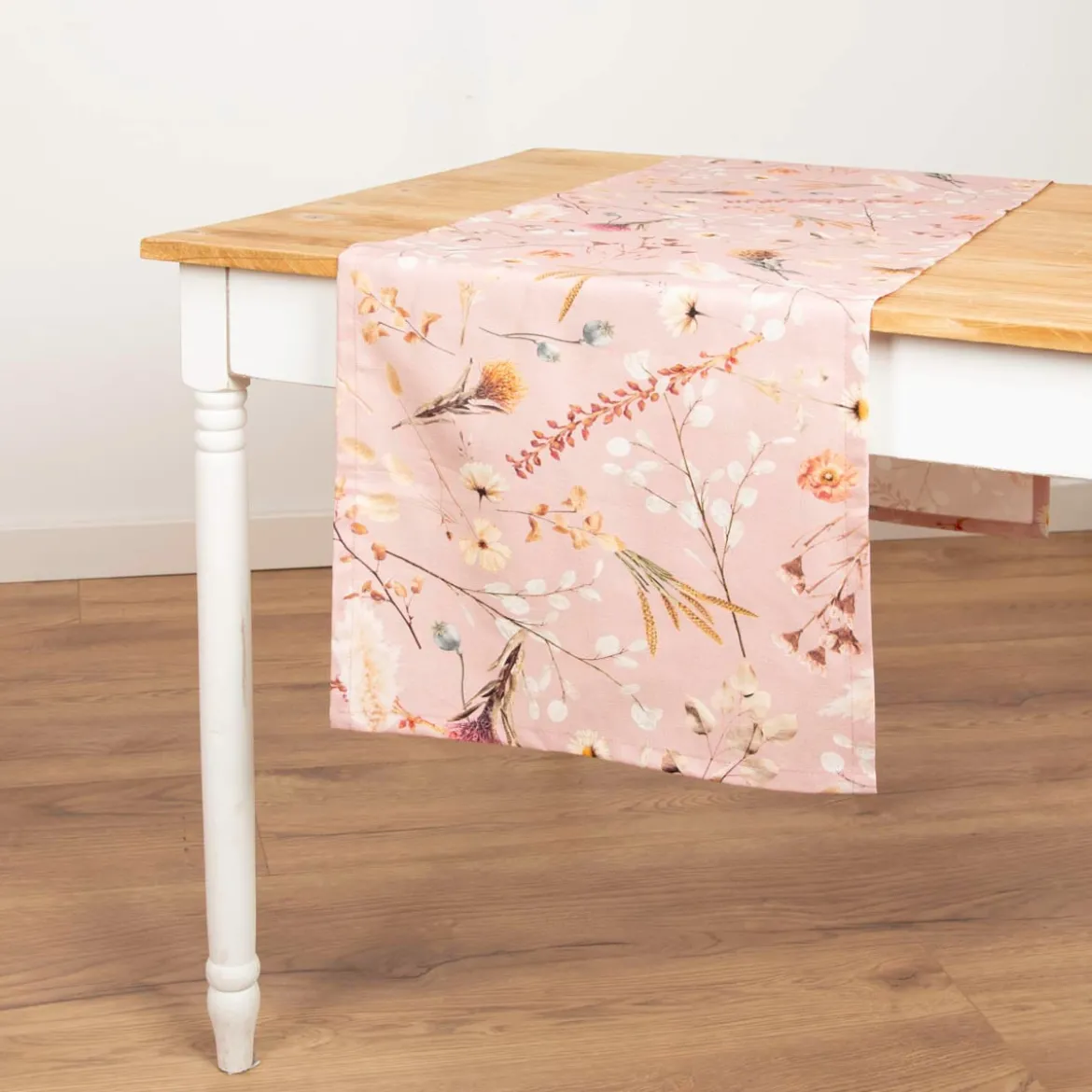 Tischläufer Dried Flower Romance rosa in 40x160cm von SCHÖNER LEBEN.