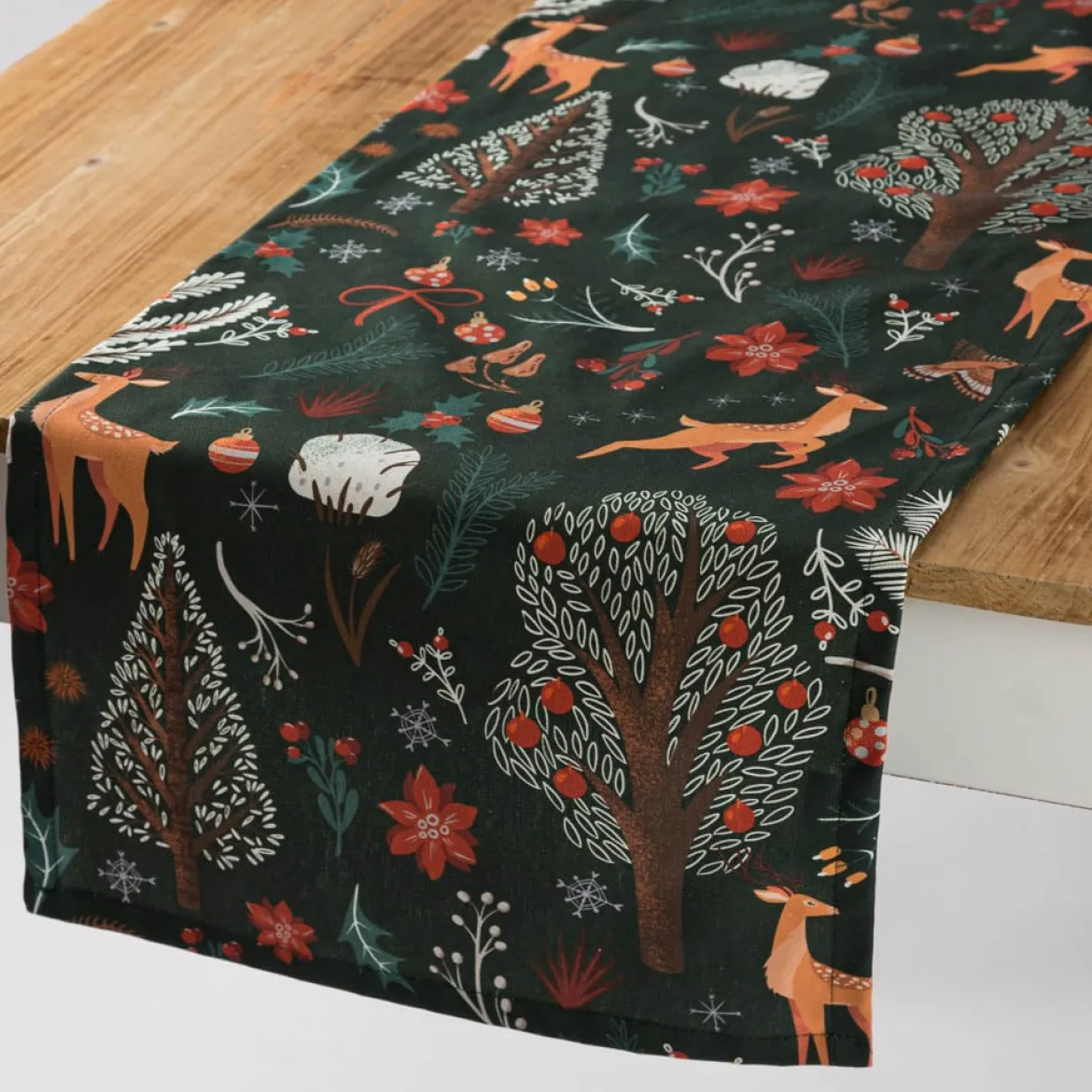 Tischläufer Scandi Winter Forest dunkelgrün 40x160cm von SCHÖNER LEBEN.