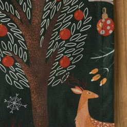 Tischläufer Scandi Winter Forest dunkelgrün 40x160cm von SCHÖNER LEBEN.