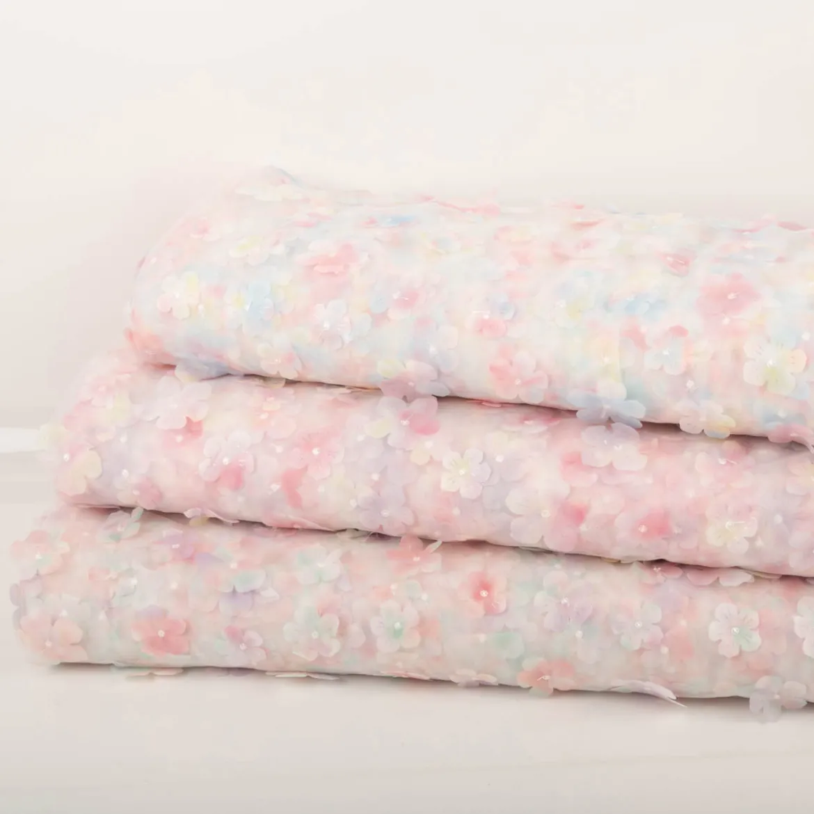 Tüllstoff 3D Blüten mit Perlen weiß flieder mint rosa 1,4m Breite