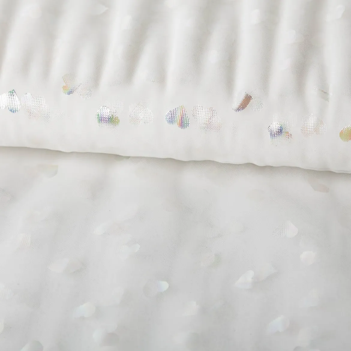 Tüllstoff Softtüll Rainbow Hearts Foliendruck Gitzerherzchen offweiß 1,50m Breite