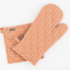Topflappen aus Baumwolle gestreift hellbraun weiß 20x20cm von Linen & More