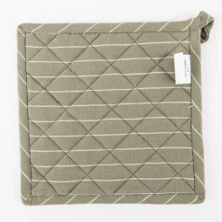 Topflappen aus Baumwolle gestreift olivgrün weiß 20x20cm von Linen & More