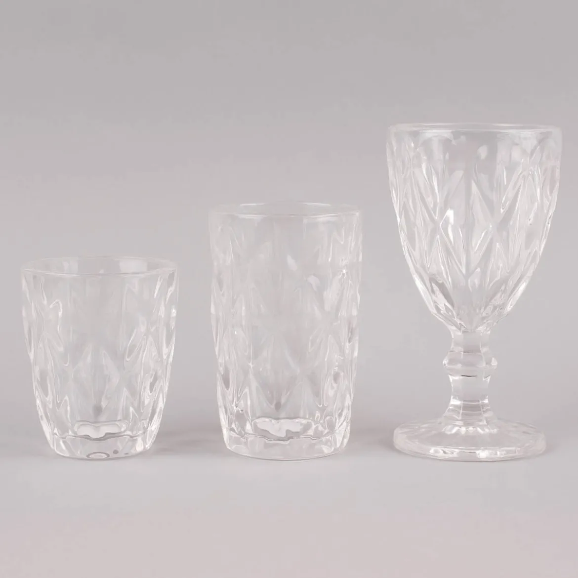 Trinkglas klein Diamantmuster geprägt Glas farblos 10x8cm