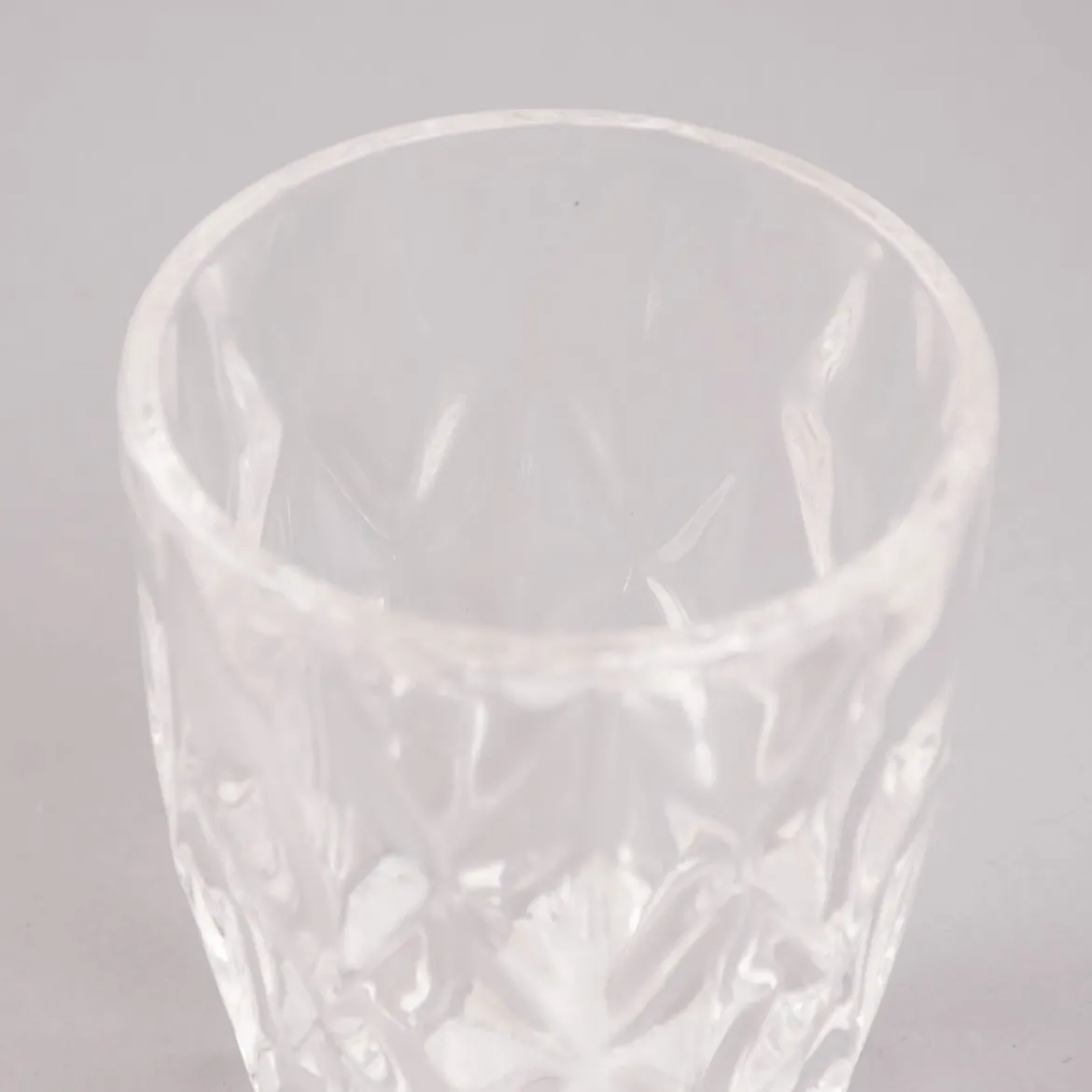 Trinkglas klein Diamantmuster geprägt Glas farblos 10x8cm