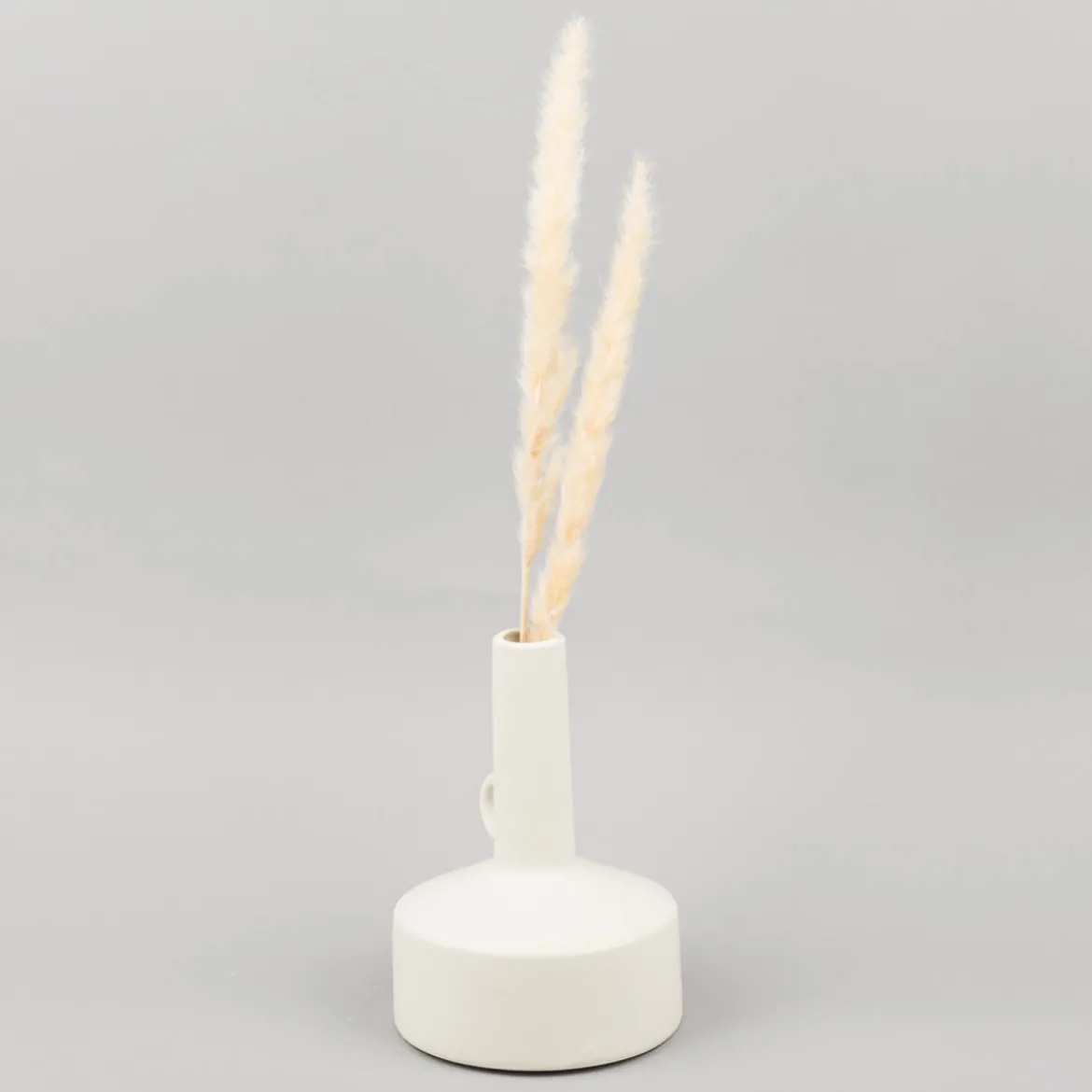 Vase aus Porzellan mit Henkel creme 14x19cm