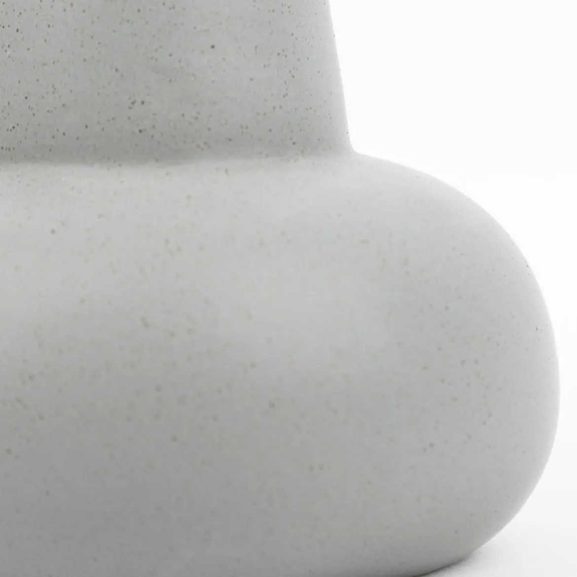 Vase aus Porzellan mit Henkel grau 14x22cm
