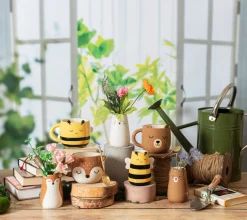 Vase Deer Rehkitz handbemalt von Sass & Belle