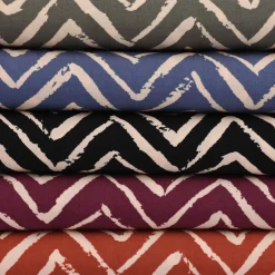 Viskosestoff Bekleidungsstoff Radiance Chevronmuster ZIG ZAG rostrot beige 1,40m Breite