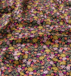 Viskose Stoff für Bekleidung Blüten und Blätter klein bunt 140cm Stoffbreite