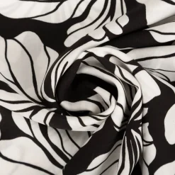 Viskose Stoff Radiance Blüten schwarz weiß 1,42m Breite