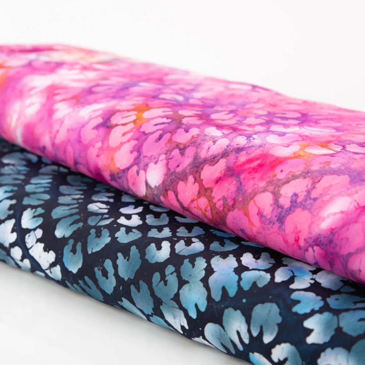 Viskose Stoff Unique Crafted Batik Viskose dunkelblau 1,37m Breite