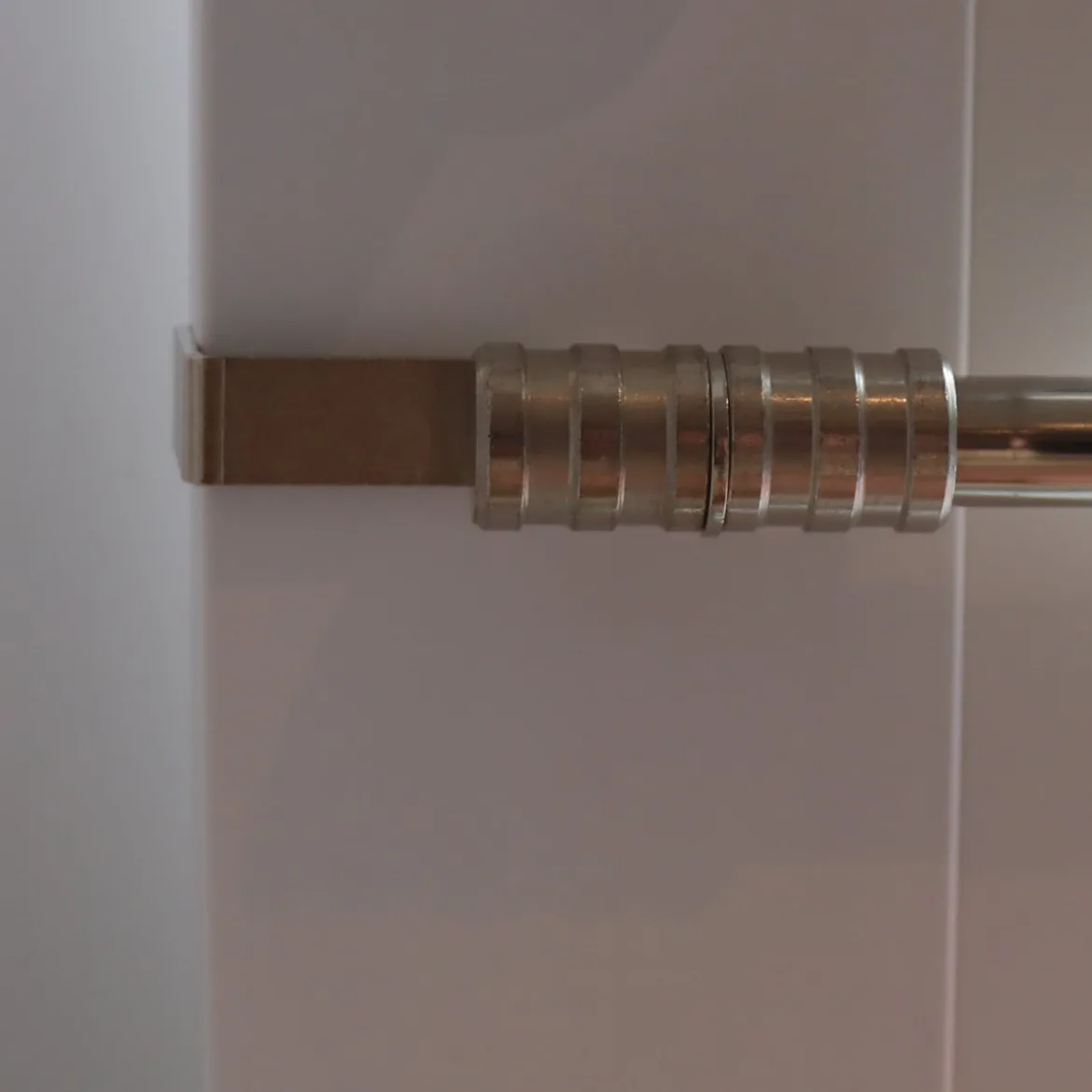 Vitragenstange Spannstange SpannLine mit Spannbügel 15mm tief silberfarbig 90-120cm Ø13mm