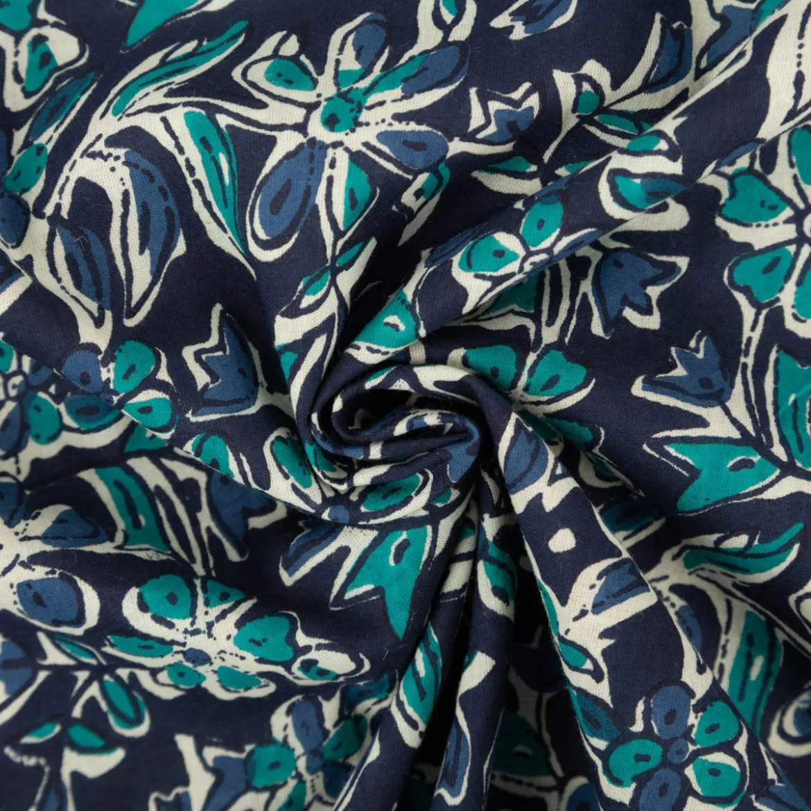 Voile Stoff Batik Blumen indigoblau 1,45m Breite