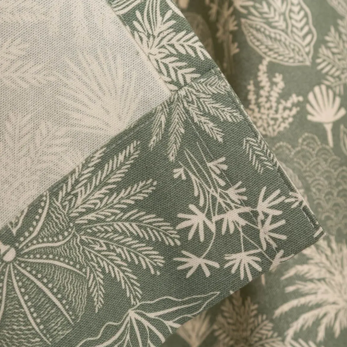 Vorhang Agave in Salbei-Grün mit Smok-Schlaufenband 245x130cm (HxB) oder Wunschmaß von SCHÖNER LEBEN.