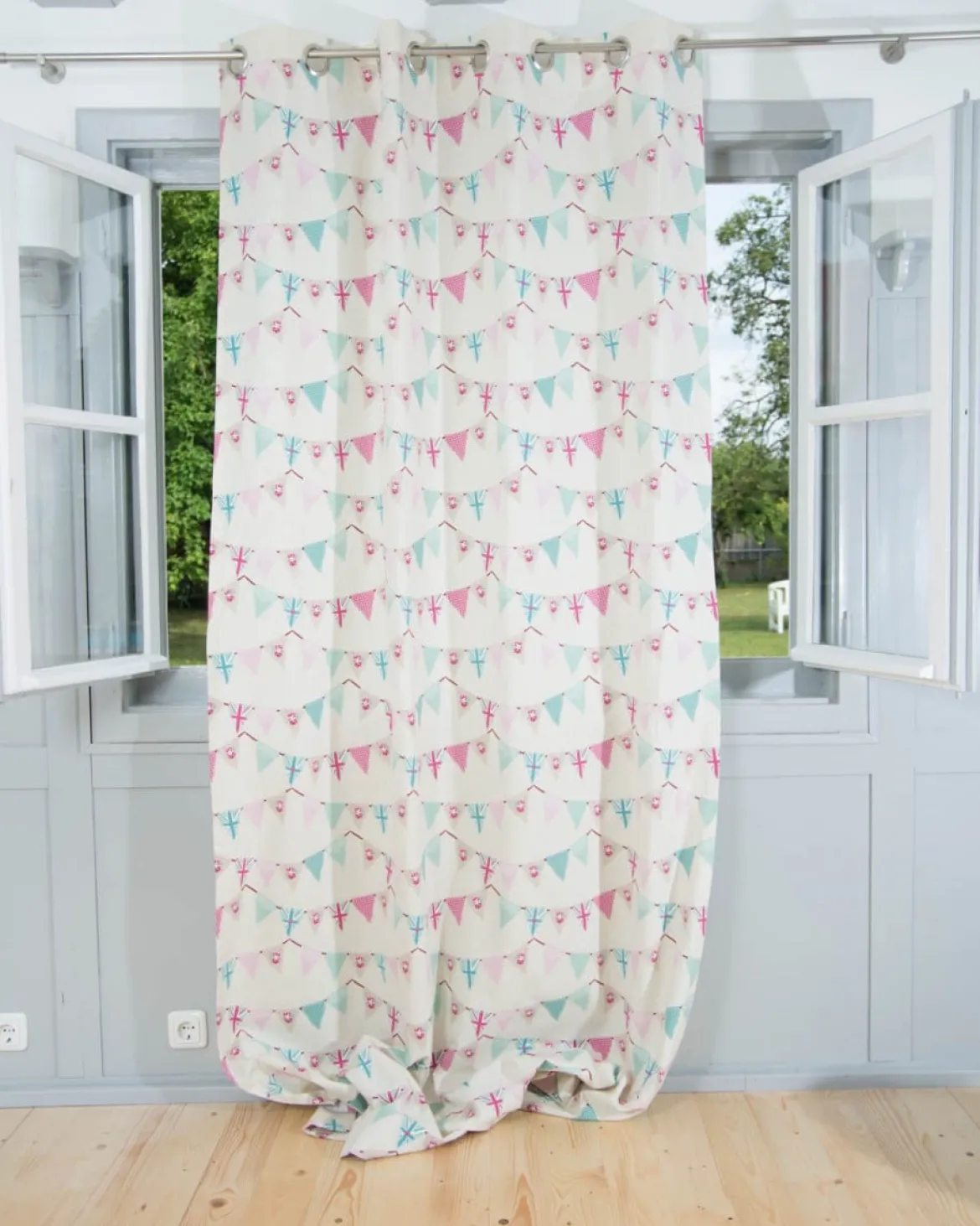 Vorhang Gardine Ösenschal Fahnengirlande 245cm oder Wunschlänge
