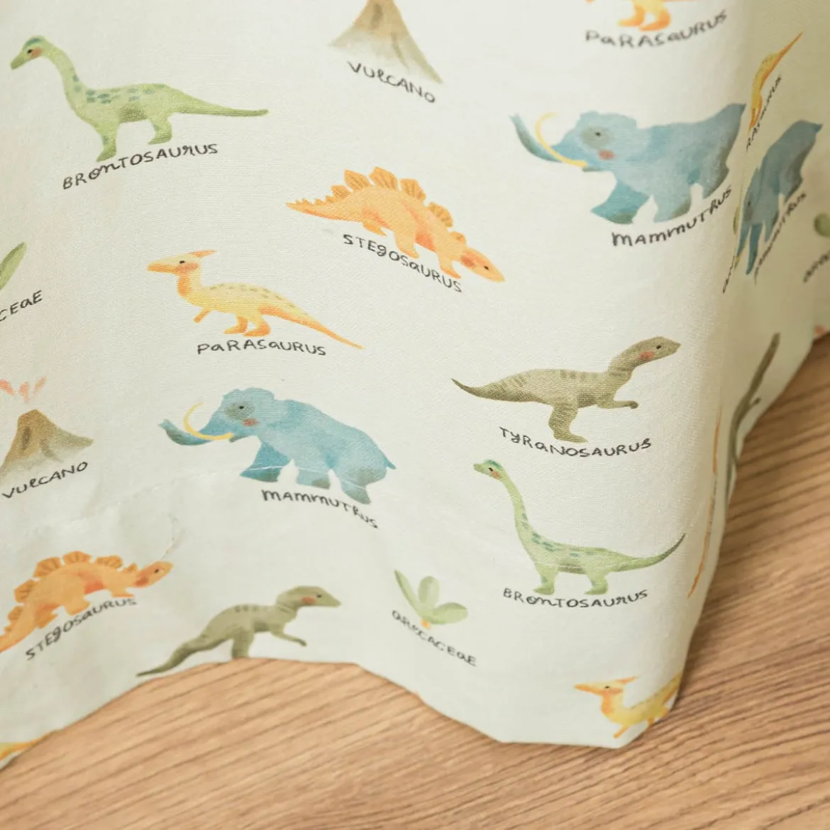 Vorhang Kinderzimmer mit Smok-Schlaufenband Dinosaurier mintgrün bunt in 245cm oder Wunschlänge von SCHÖNER LEBEN.
