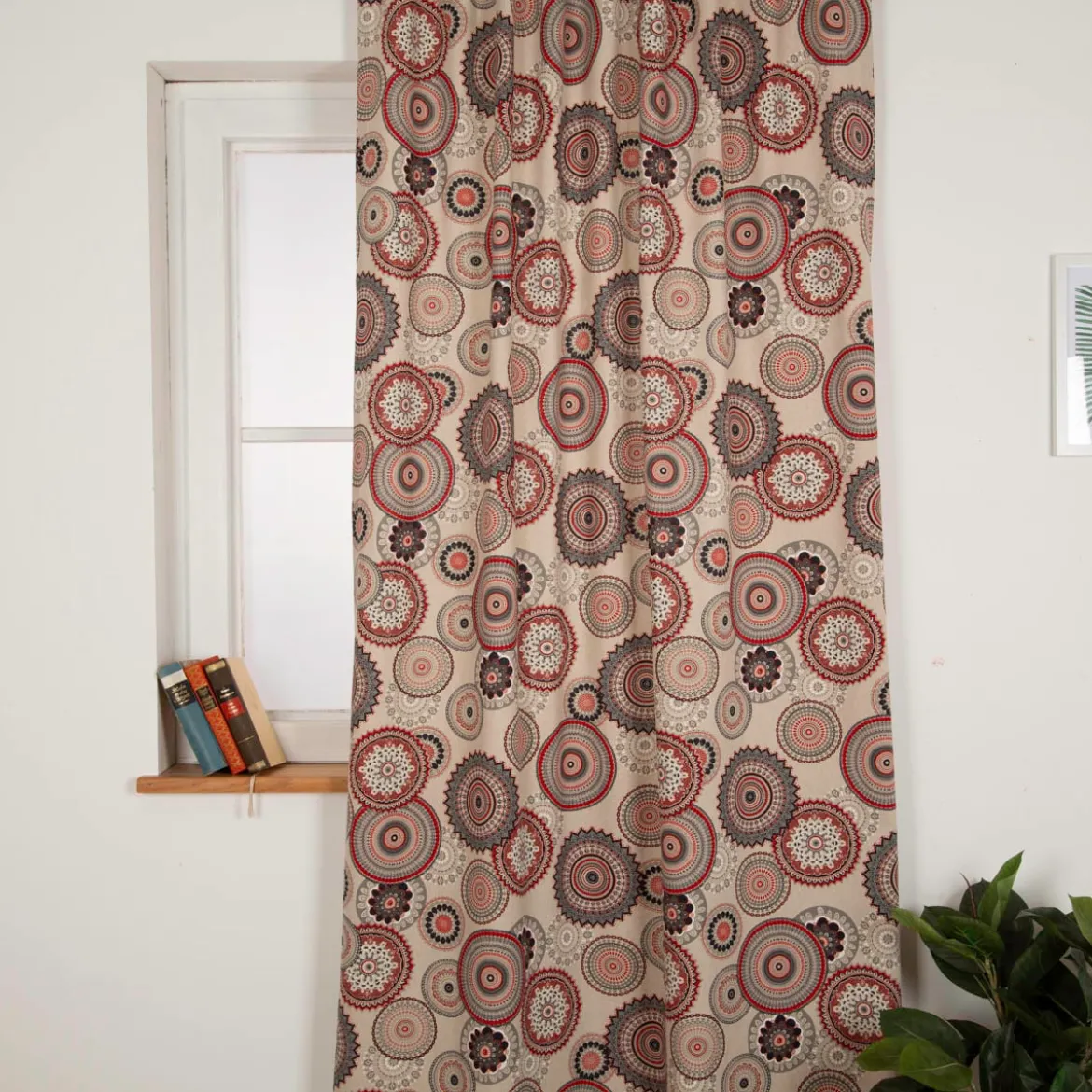 Vorhang Leinenlook Mandalas natur rot schwarz mit Smok-Schlaufenband 245x130cm (HxB) oder Wunschmaß von SCHÖNER LEBEN.