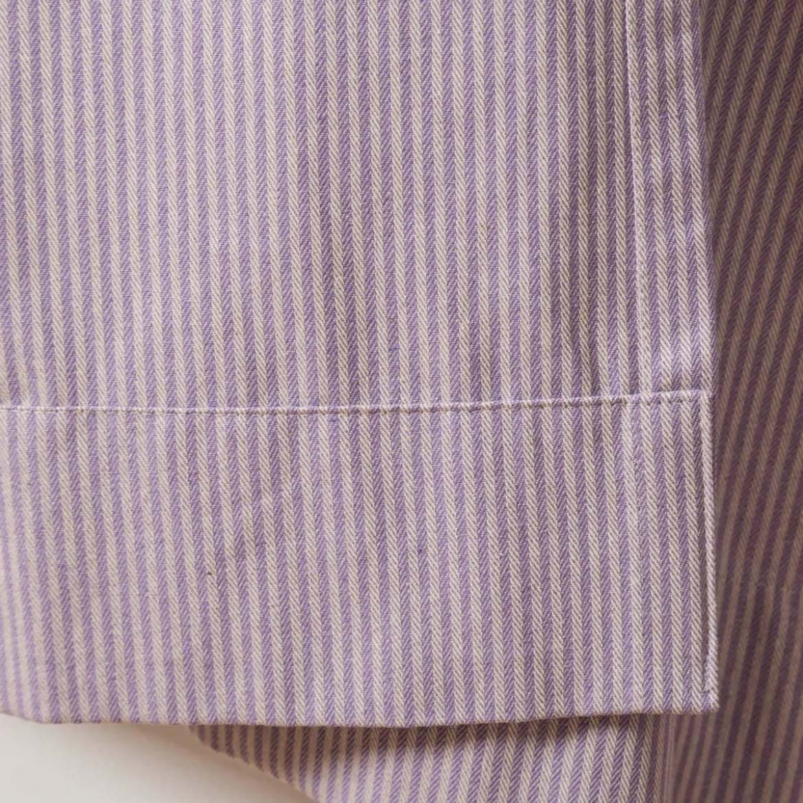 Vorhang mit Ösen Dobby Streifen lila beige in 245cm oder Wunschlänge von SCHÖNER LEBEN.