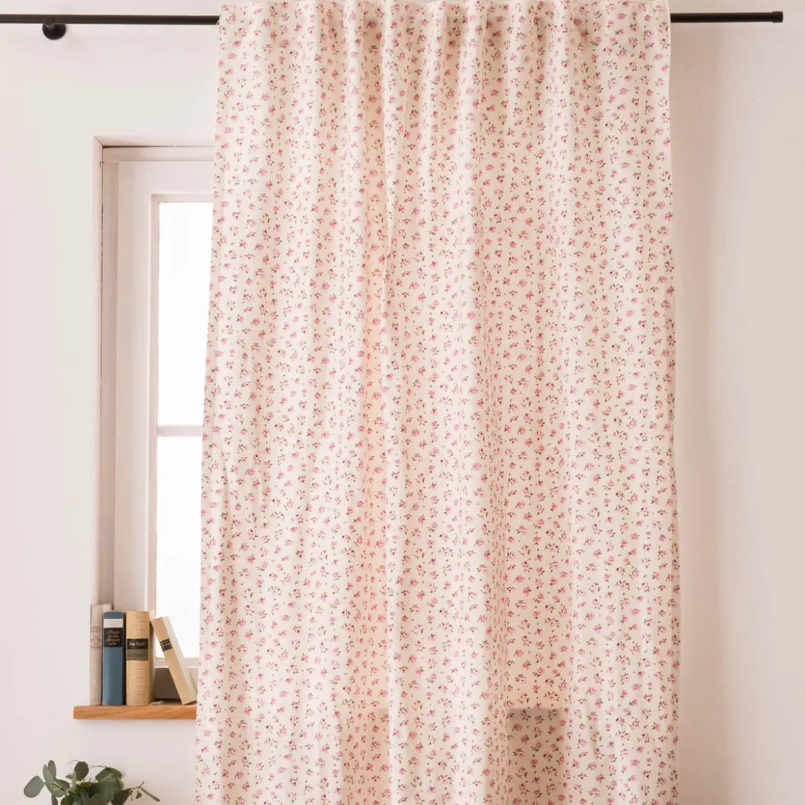 Vorhang mit Smok-Schlaufenband Classic Little Rose Rosenblüten ecru rosa in 245cm oder Wunschlänge von SCHÖNER LEBEN.