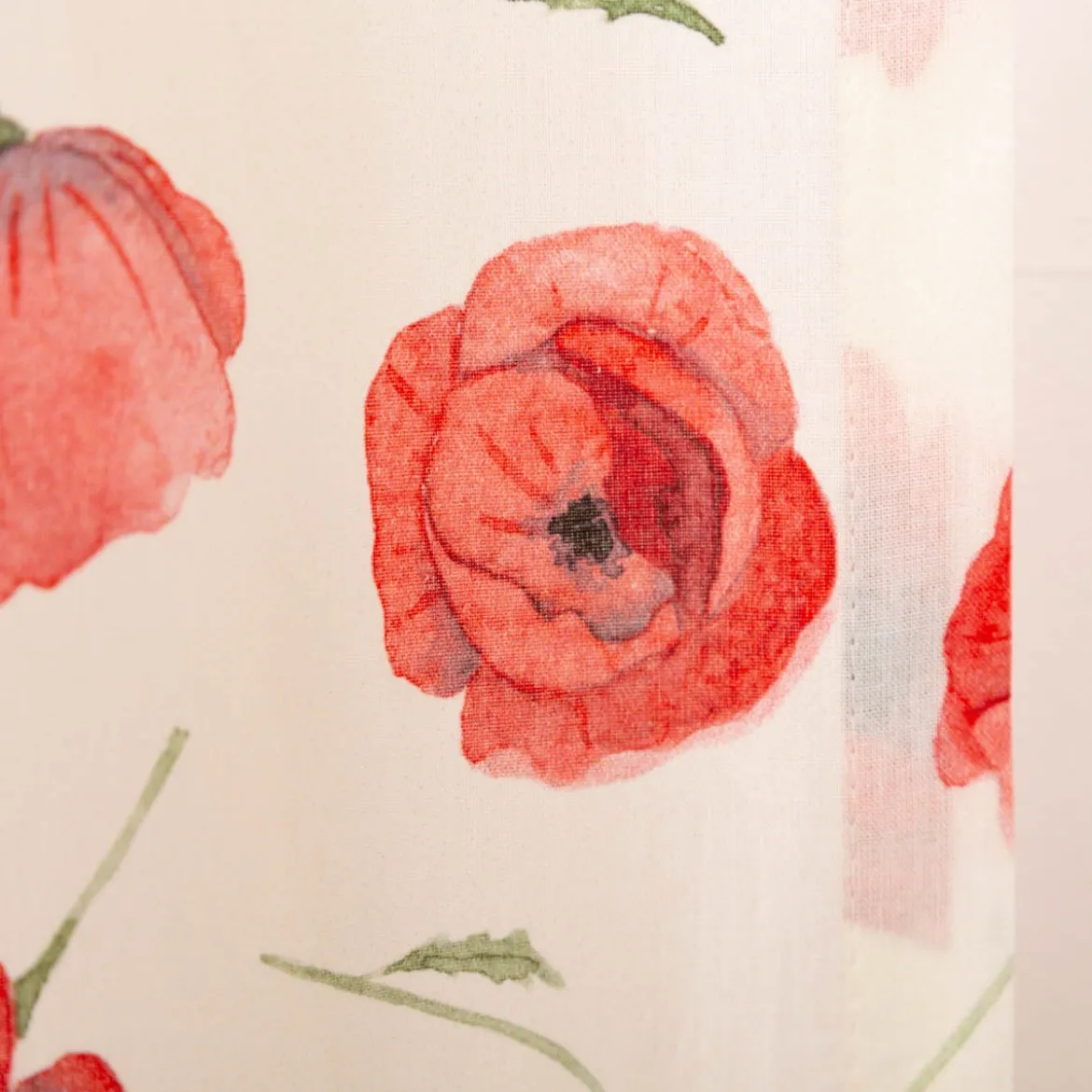 Vorhang Mohnblumen vanille rot mit Smok-Schlaufenband 245x130cm (HxB) oder Wunschmaß von SCHÖNER LEBEN.
