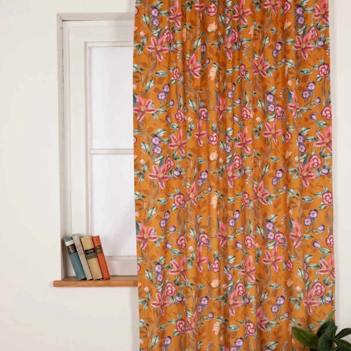 Vorhang Samtvorhang Lilium Blumen mit Smok-Schlaufenband 245x130cm (HxB) oder Wunschmaß von SCHÖNER LEBEN.