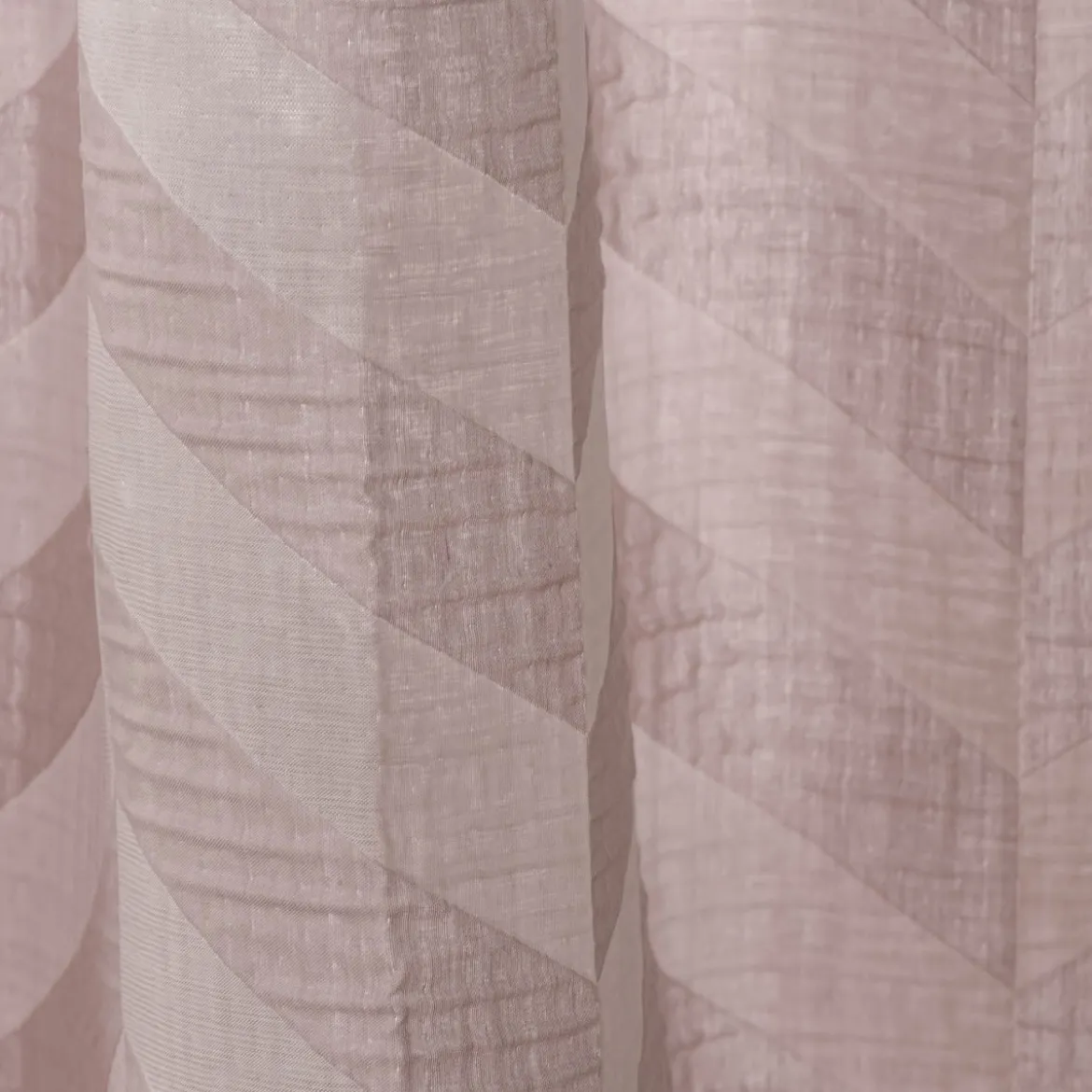 Vorhang Willow Doubleface Doppelgewebe Chevron Streifen beige in 245cm hoch mit div. Breiten oder Wunschmaß von SCHÖNER LEBEN.
