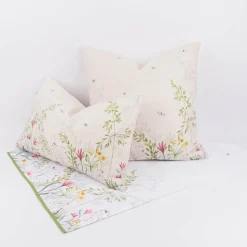 Wende Kissenhülle Blumenwiese Samtoptik cremeweiß bunt 30x50cm von Clayre & Eef