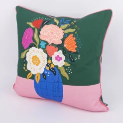 Wende-Kissenhülle mit Keder Blumenvase Flowers Digitaldruck aus Baumwolle grün rosa bunt 45x45cm von Magma