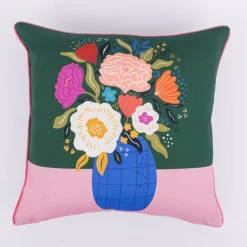 Wende-Kissenhülle mit Keder Blumenvase Flowers Digitaldruck aus Baumwolle grün rosa bunt 45x45cm von Magma