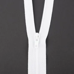 YKK Reißverschluss Kunststoffspirale teilbar 3mm 25cm lang in versch. Farben