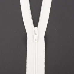 YKK Reißverschluss Kunststoffspirale teilbar 3mm 40cm lang in versch. Farben