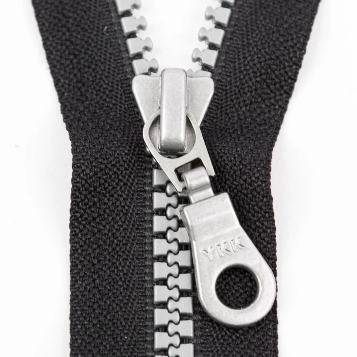 YKK Reißverschluss Vislon teilbar silber 5mm 70cm lang in der Farbe schwarz