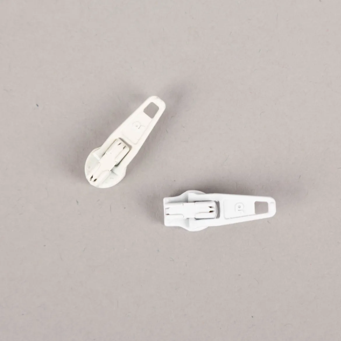 Zipper Weiß lackiert Feinzinkdruckguss für Reißverschluss 25mm